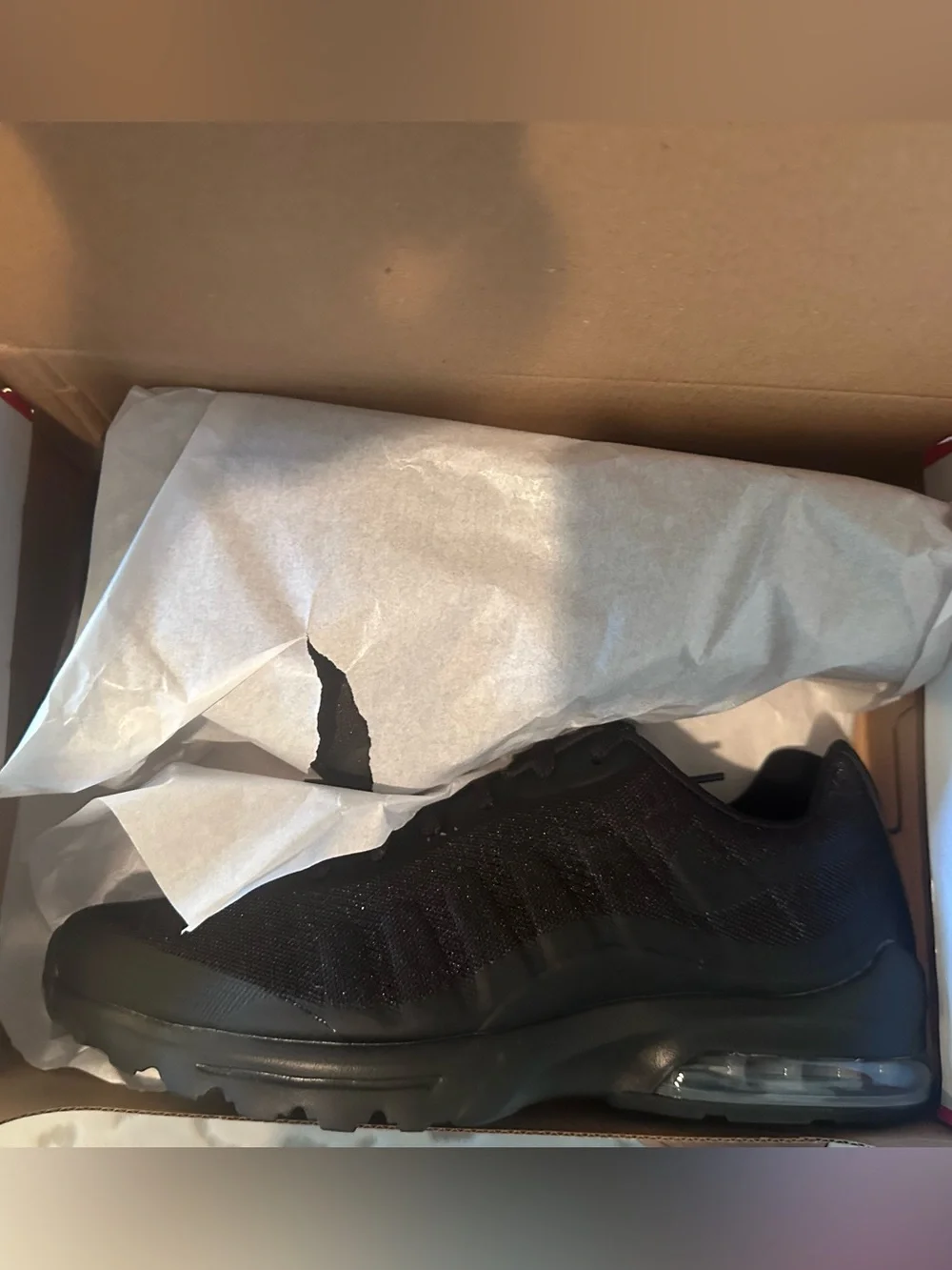 Nike Air Max Invigor Triple Black Sneakers NIB Men’s 10.5 Running Shoes